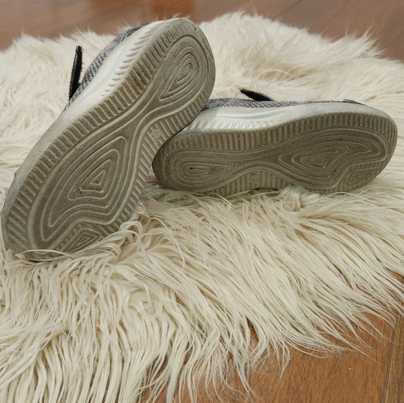 Toddler Size 10 Tennis Shoes - Picture 9 of 9